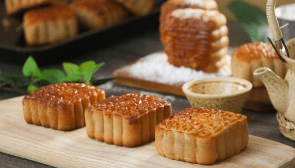 bánh trung thu trứng muối tan chảy